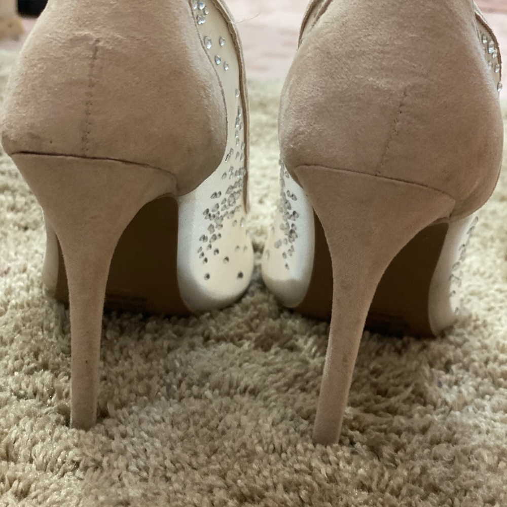 Heels - Picture 3 of 3